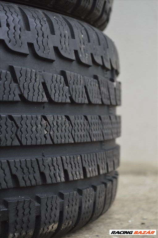  225/45R17 Kumho téli gumi garnitúra 2. kép