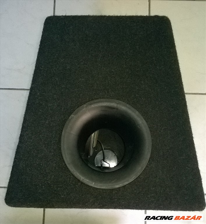  Erősítő,mély láda,cd-rádió,hangszórók,csipogók,kábelek egyben eladó 3. kép