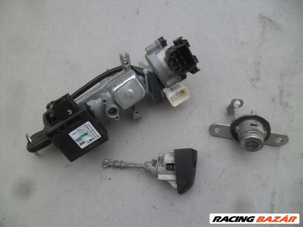Suzuki SX4 I gyújtáskapcsoló + bal első és csomiajtó zárbetét 1. kép