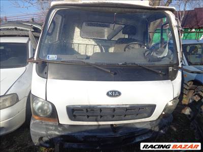 Kia K2500 bontott alkatrészei
