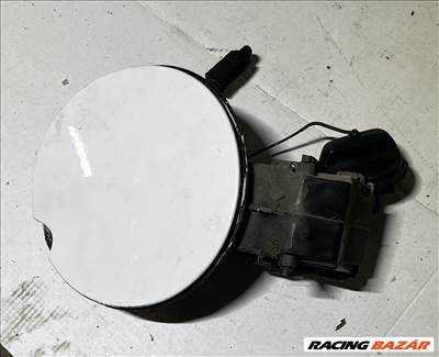 Renault Clio IV dCi 90 energy Üzemanyag betöltő ajtó  781205835r