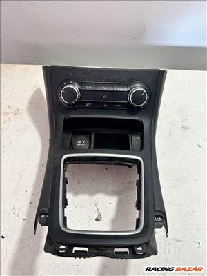 Mercedes B W246 középső konzol 