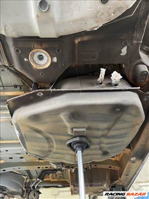 Mercedes A 160 W169 üzemanyag tank  a1694702201 0056915