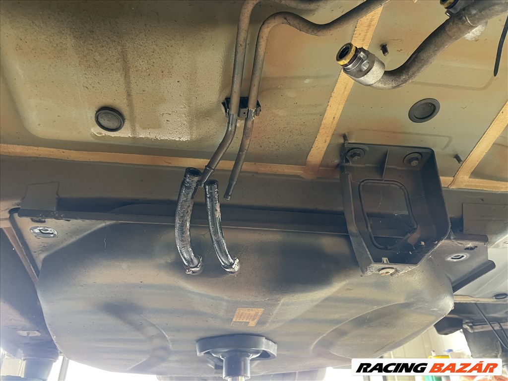 Mercedes A 160 W169 üzemanyag tank  a1694702201 0056915 2. kép