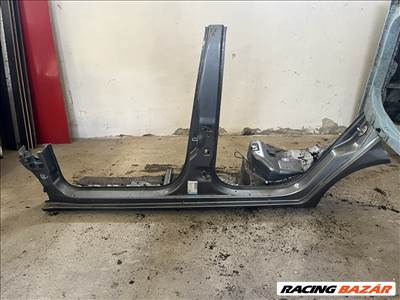 Skoda Fabia II (5J) bal küszöb B oszloppal