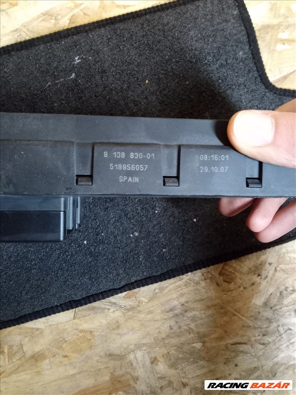 BMW E60/E61 hátsó biztosítéktábla  6906619 3. kép