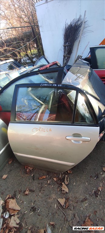 Toyota Corolla (E120/E130) Bal hátsó zárszerkezet  1. kép