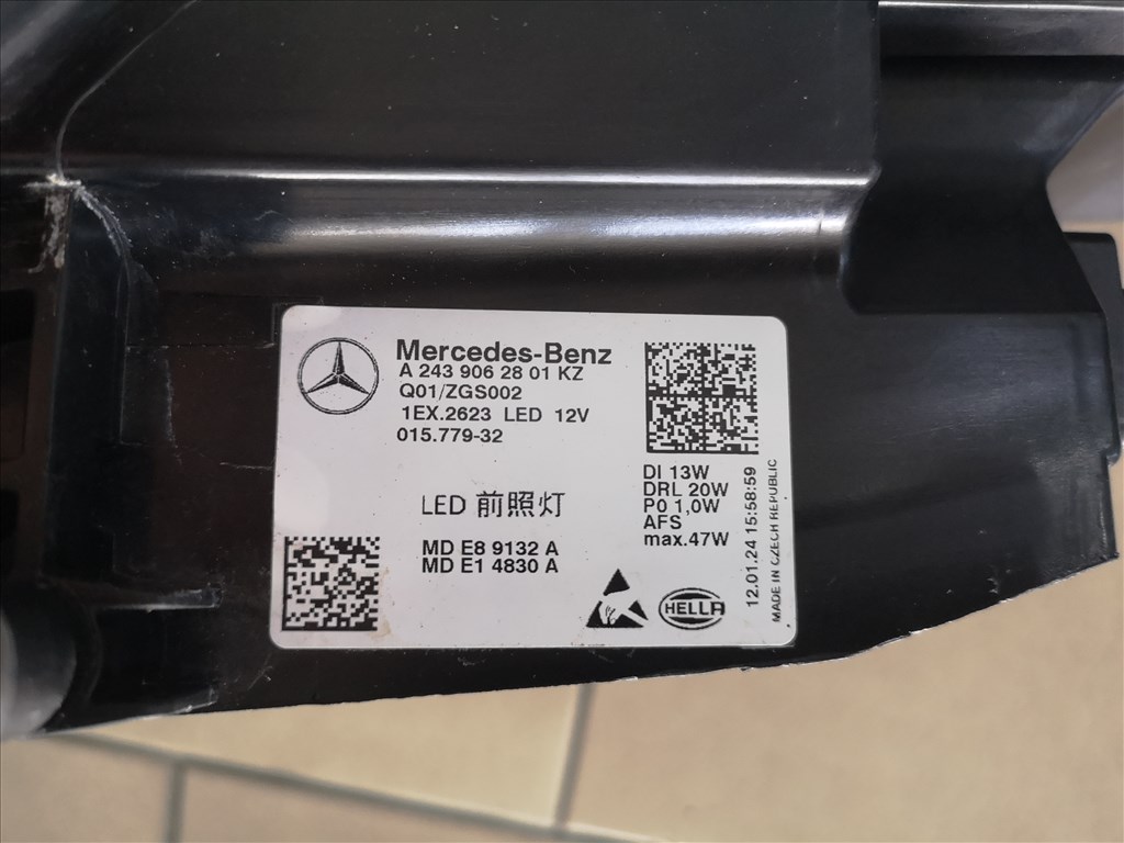 Mercedes EQC lámpa  a2439062801 4. kép