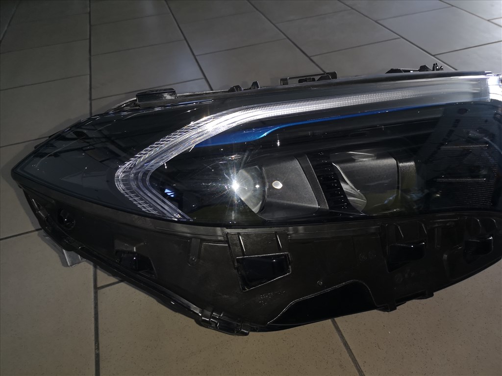 Mercedes EQC lámpa  a2439062801 9. kép