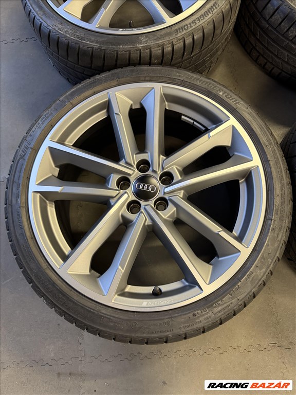 5x100 lyukosztású 18" újszerű (gyári felni) alufelni, rajta 215/40 újszerű Bridgestone nyári gumi 3. kép