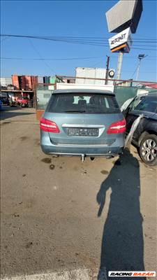 Mercedes B 180 (W246) bontott alkatrészei