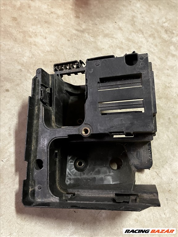 VW-Audi-Seat biztosítéktábla + tartó 1k0937125c 1k0907361b 4. kép