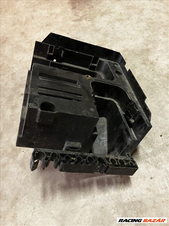 VW-Audi-Seat biztosítéktábla + tartó 1k0937125c 1k0907361b 5. kép