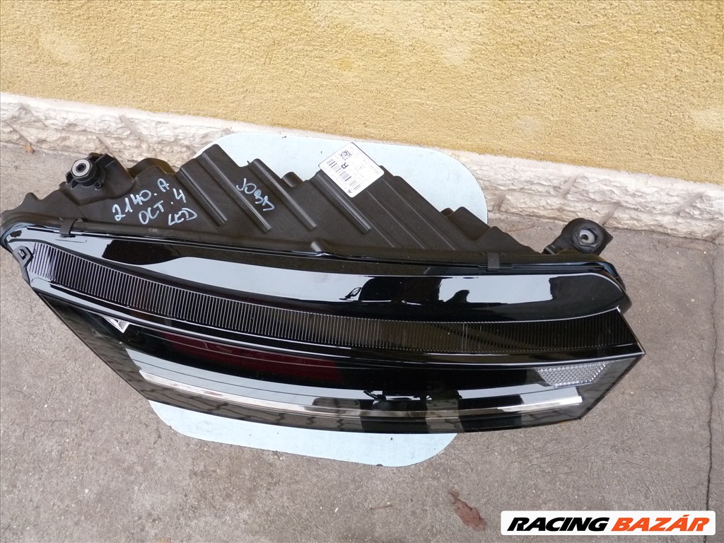 Skoda Octavia IV Jobb Led fényszóró 5e4941016 3. kép