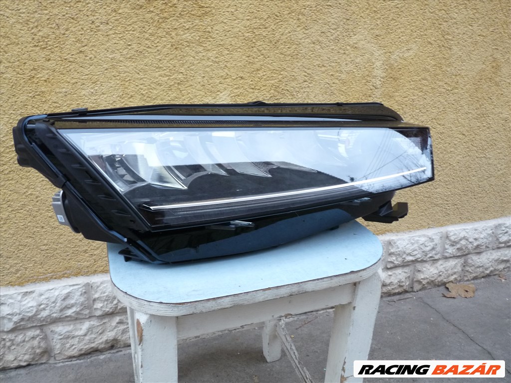 Skoda Octavia IV Jobb Led fényszóró 5e4941016 4. kép