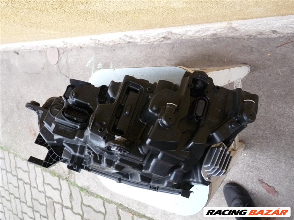 Skoda Octavia IV Jobb Led fényszóró 5e4941016 6. kép