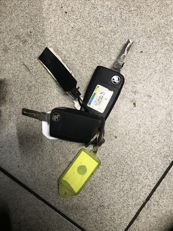 Skoda Octavia III gyújtáskapcsoló + kulcs 2. kép