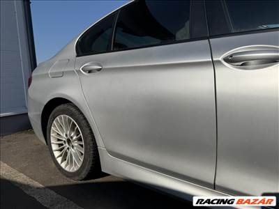 BMW jobb hátsó ajtó f10