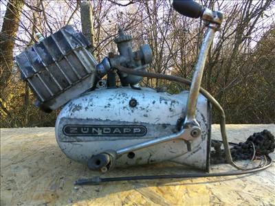 "ZÜNDAPP" -CASAL 154 A TIPUSÚ ,RÉGI VÍZHŰTÉS HIBÁS MOTORBLOKK ELADÓ