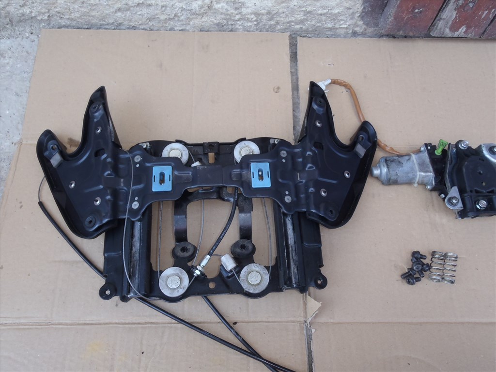 SUZUKI BURGMAN 650-ES,2009-ESRŐL:MOTOROS FEJIDOMPLEXI TAPOLCÁN 8. kép