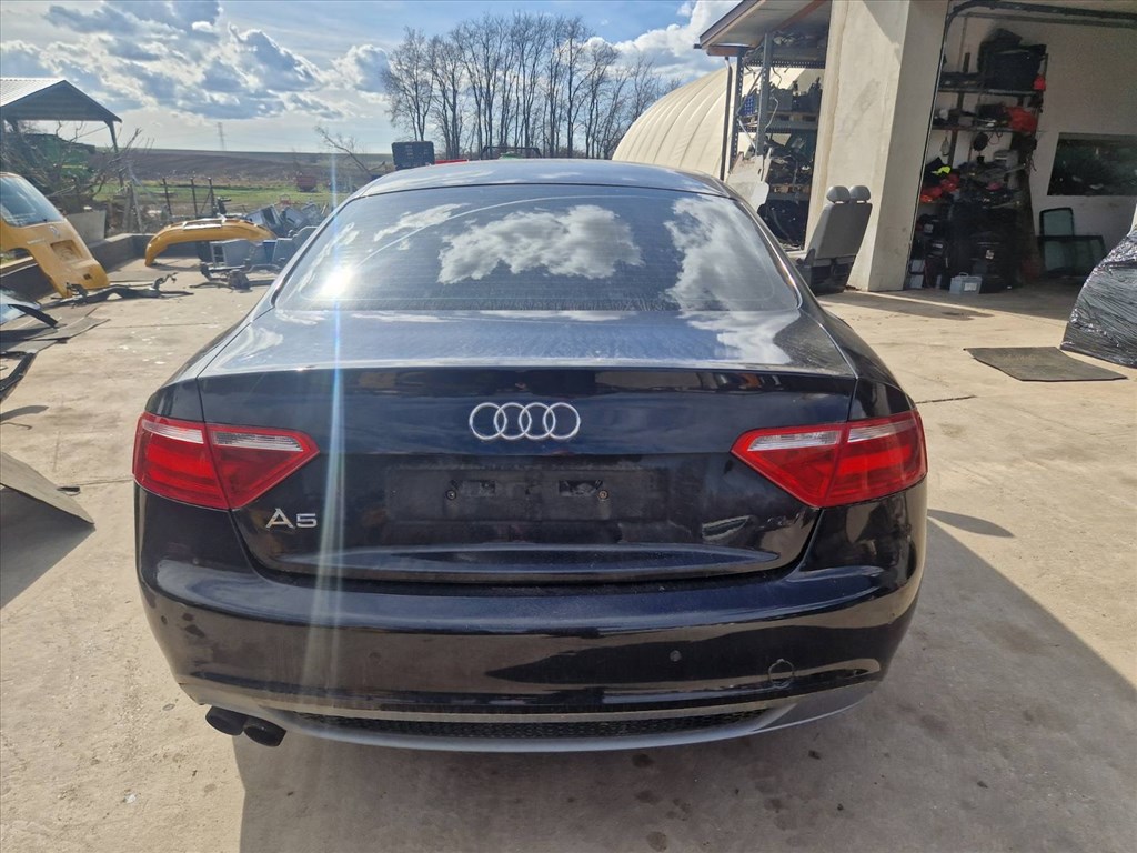 Audi A5 (B8 - 8T) bontott alkatrészei 3. kép