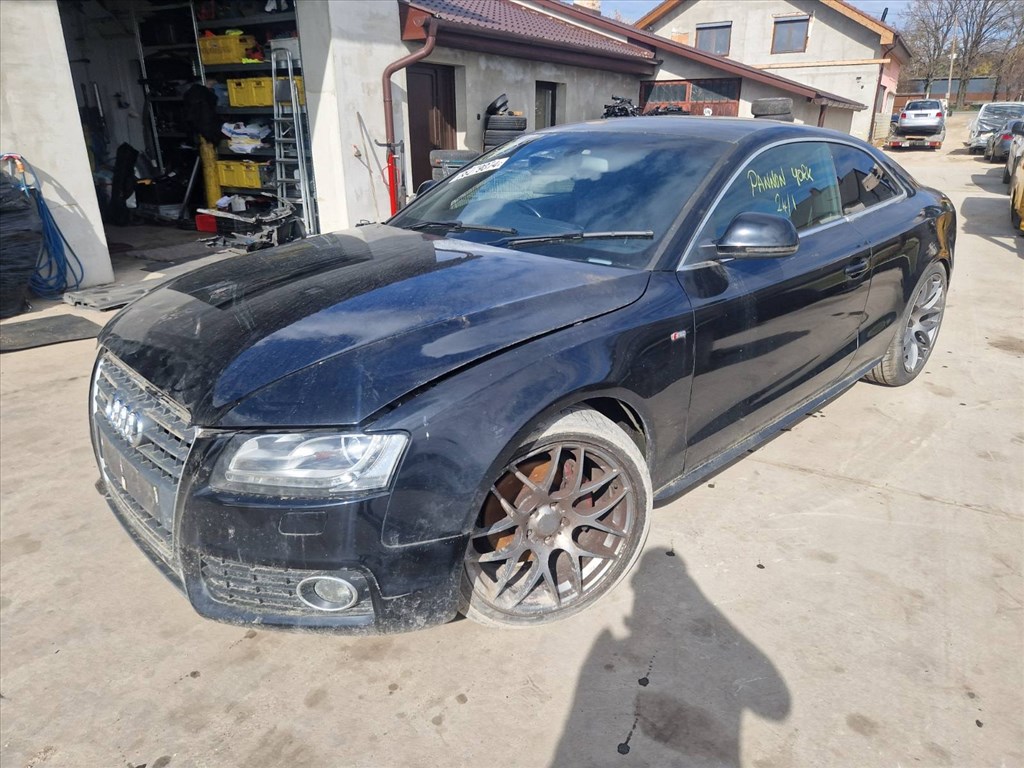 Audi A5 (B8 - 8T) bontott alkatrészei 4. kép