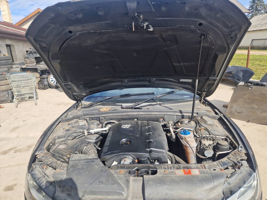 Audi A5 (B8 - 8T) bontott alkatrészei 10. kép