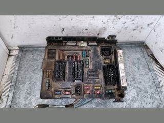 Citroën C5 I Biztosítéktábla Motortér *106840* siemens-s118470005e