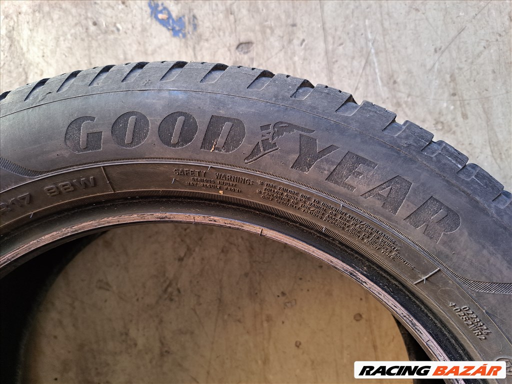 2db 215/55 R17 Good Year Vector 4Seasons GEN-3 Négyévszakos gumi eladó!!! (DOT2022) ára 15000Ft/db 3. kép