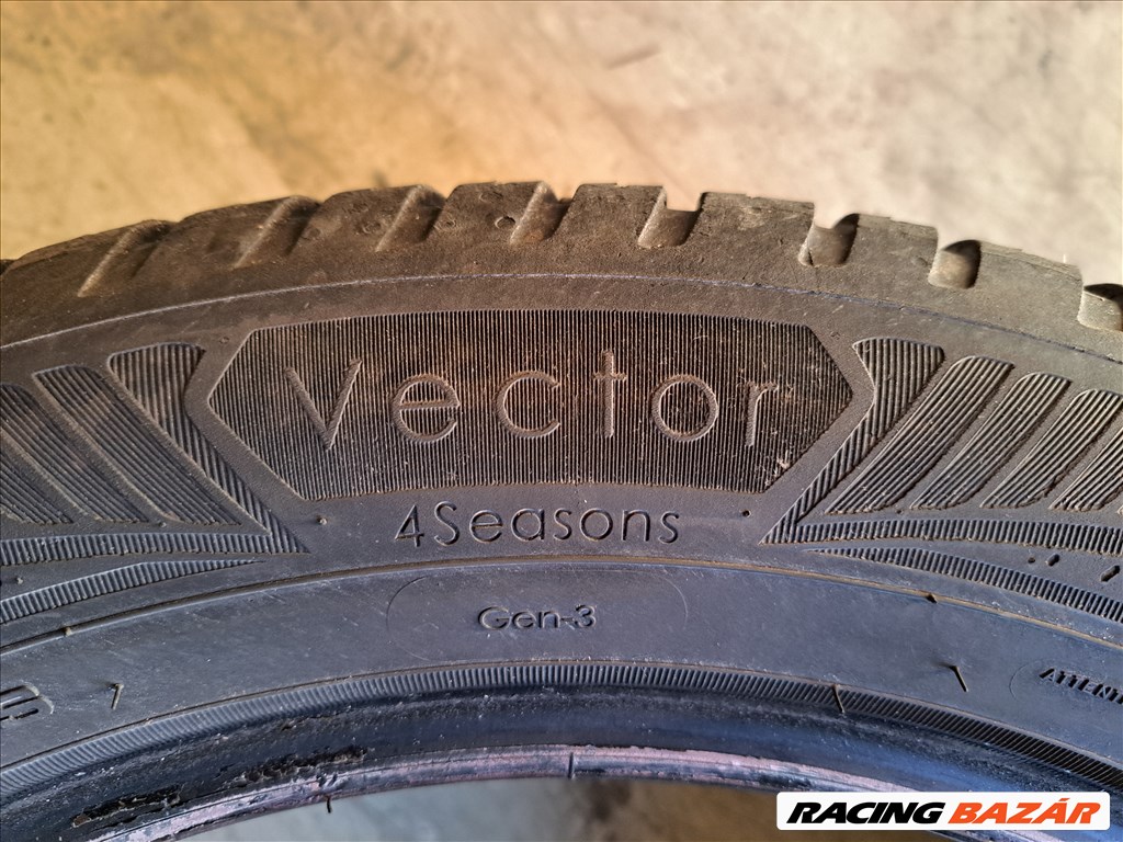 2db 215/55 R17 Good Year Vector 4Seasons GEN-3 Négyévszakos gumi eladó!!! (DOT2022) ára 15000Ft/db 4. kép