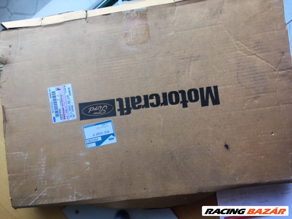 Ford Transit Mk5 Hátsó ajtó bal első ajtó gumitömítés  6901082 2. kép