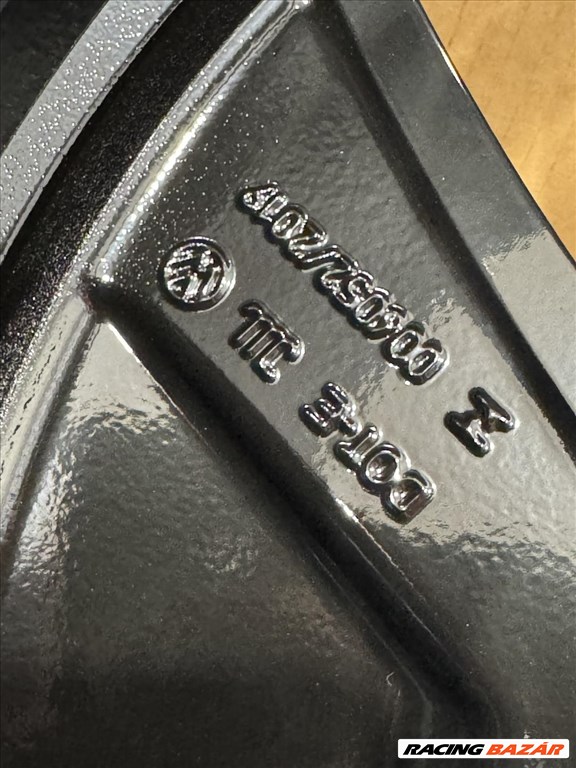 R20 original Volkswagen 8J ET45  11A 601 025A  11A601025A 2db alufelni 3. kép