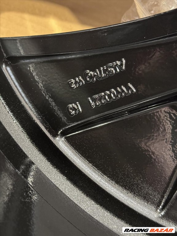 R20 original Volkswagen 8J ET45  11A 601 025A  11A601025A 2db alufelni 4. kép