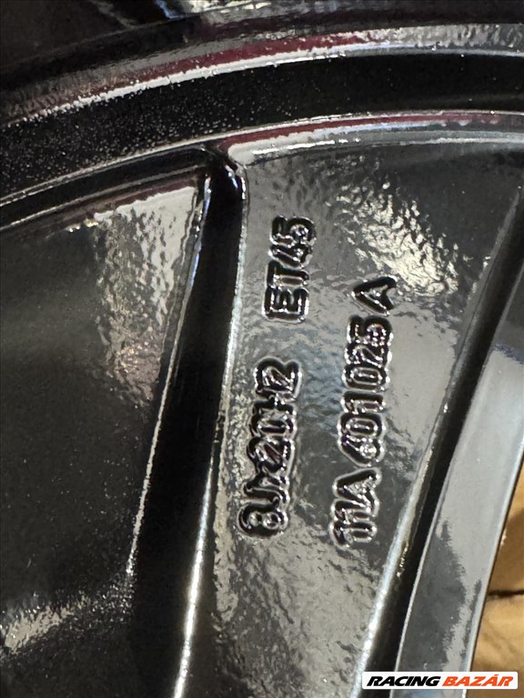 R20 original Volkswagen 8J ET45  11A 601 025A  11A601025A 2db alufelni 7. kép