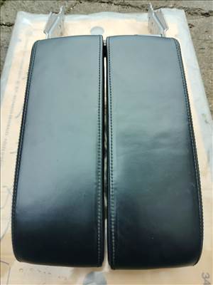 Volkswagen Touareg II Touareg könyöklő 