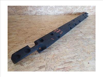 Chrysler Voyager (2002-2008)  Hátsó Lökhárító Hungarocell