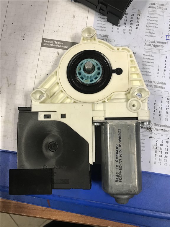 Volkswagen Passat B6 3C _jobb első ablakemelő motor 1k0959792l 2. kép