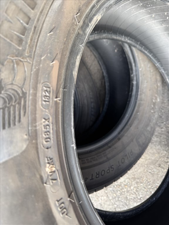 Michelin Pilot Sport 4 SUV 235/60 R18 107V XL 6,5mm-es nyárigumi garnitura eladó 3. kép