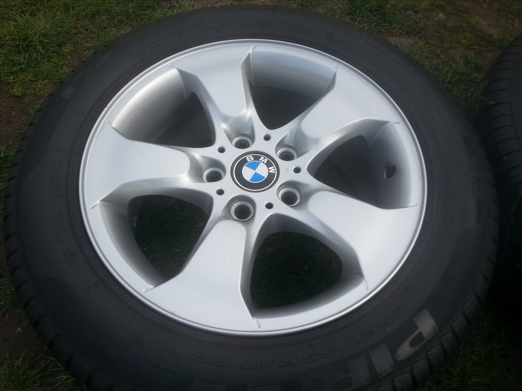 gyári BMW X3 E83 alufelni, rajta 235/55R17 újszerű Pirelli nyári gumi  2. kép