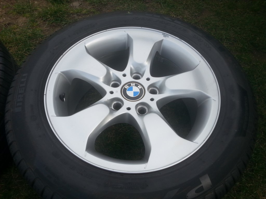 gyári BMW X3 E83 alufelni, rajta 235/55R17 újszerű Pirelli nyári gumi  5. kép