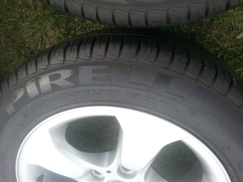 gyári BMW X3 E83 alufelni, rajta 235/55R17 újszerű Pirelli nyári gumi  9. kép