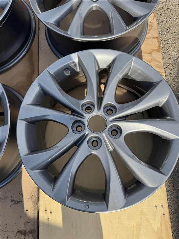  5x114.3 lyukosztású 7JJ 17" felújított (gyári felni) alufelni 2. kép