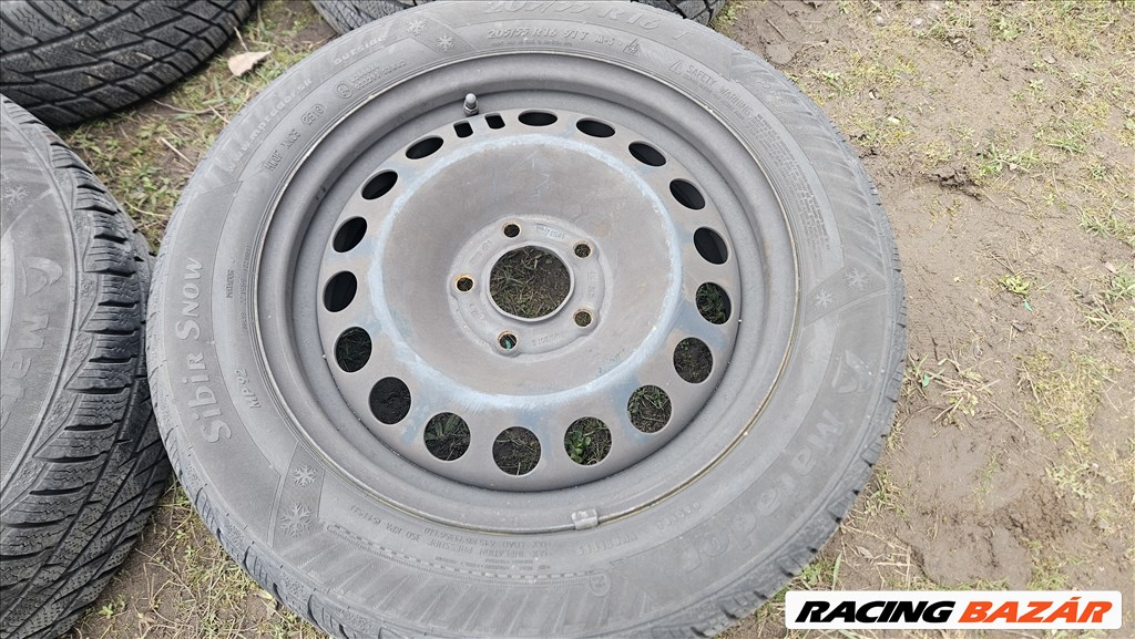  5x115 lyukosztású 16" használt Gyári lemezfelni, rajta 205/55 használt Matador téli gumi gumi  2. kép