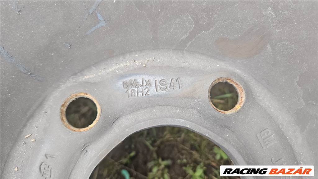  5x115 lyukosztású 16" használt Gyári lemezfelni, rajta 205/55 használt Matador téli gumi gumi  6. kép