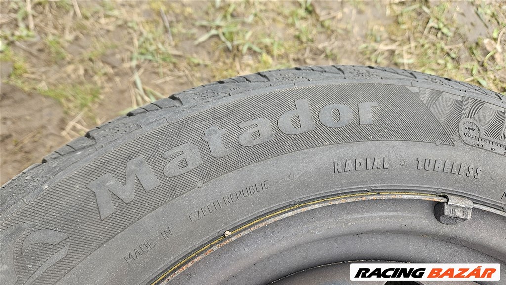  5x115 lyukosztású 16" használt Gyári lemezfelni, rajta 205/55 használt Matador téli gumi gumi  9. kép