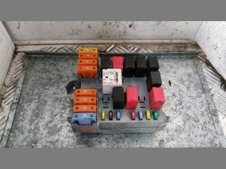 Fiat Croma II Biztosítéktábla Motortér *106818* fiat-51738102