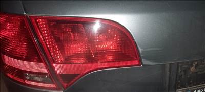 Audi A4 Avant hátsó belső lámpa jobb bal 