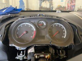 OPEL CORSA D Kilométeróra