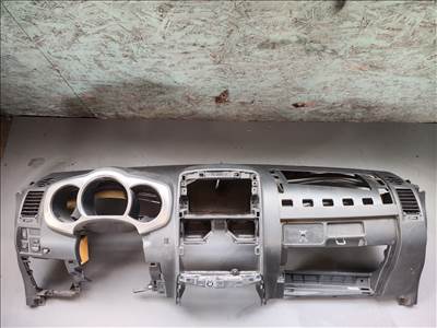 Daihatsu Terios (2nd gen) műszerfal héj