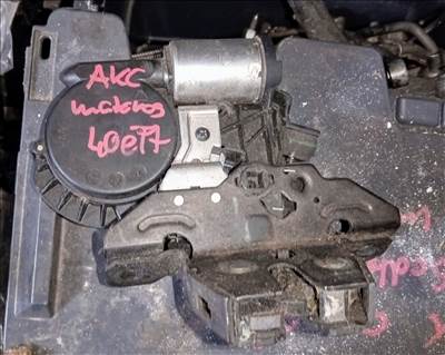 Opel Astra K Sport Tuorer csomagtér ajtózár motororosan nyíló ajtóhoz